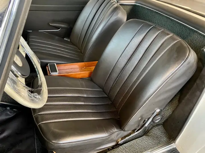 Mercedes SL 230