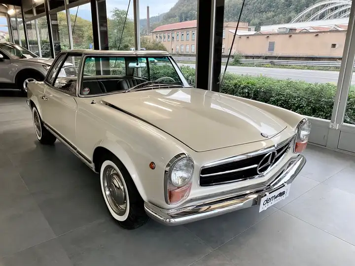 Mercedes SL 230