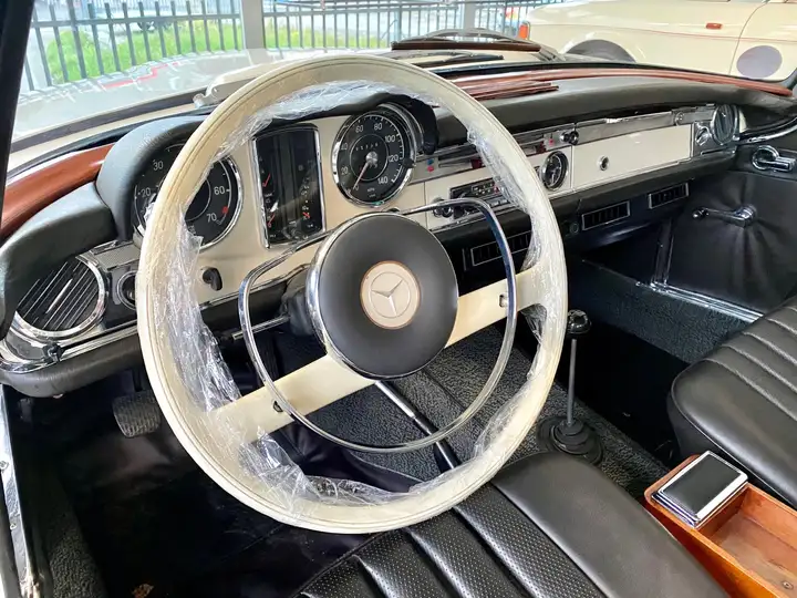 Mercedes SL 230